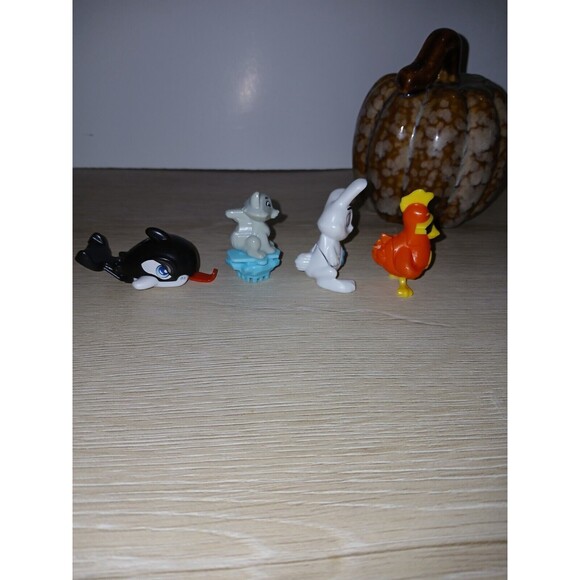 Lot Of 4 Kinder Egg Surprise Toys Ferrero Rabbit, Rooster, Whale & A Wolf Stamp - Picture 8 of 12